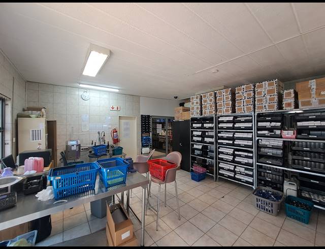 750M² OFFICE FOR SALE IN BRAMLEY
